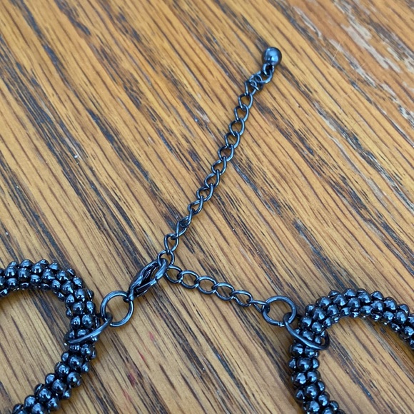 Beautiful Black knot beaded necklace with pink gemstones - Picture 3 of 4